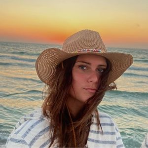 Meet your Posher, Lily